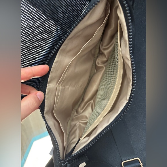 Aria black crescent bag with an outside pocket! - Picture 5 of 8